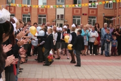 image023
